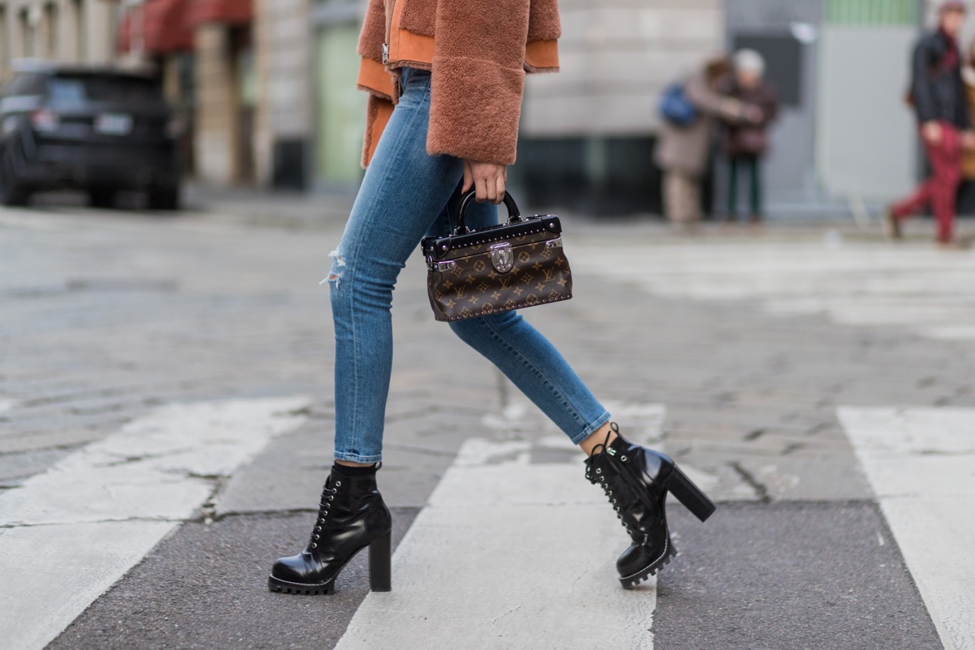 outfit louis vuitton star trail ankle boot